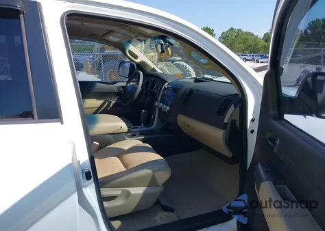 2011 Toyota Tundra Grade 5.7L V8 из США, поврежденный, VIN 5TFDW5F16BX196744